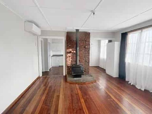 THREE BEDROOMS IN FOXTON