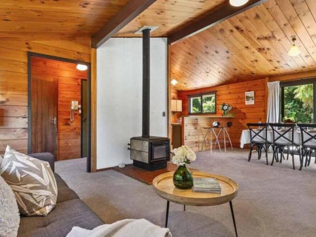 THREE BEDROOMS MANAKAU