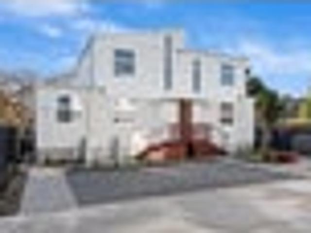 Three Bedrooms Park Outlook