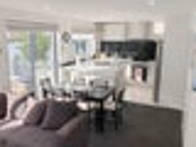 Three Ensuites. $960/Week. Furnished & Ready to Go