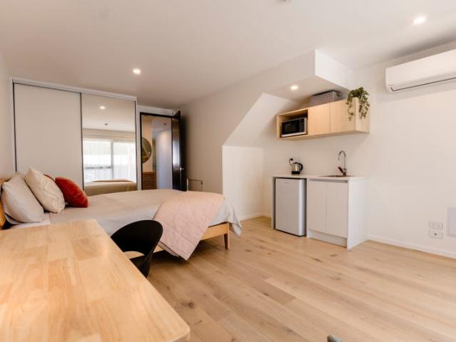 three kings, 1 bedroom