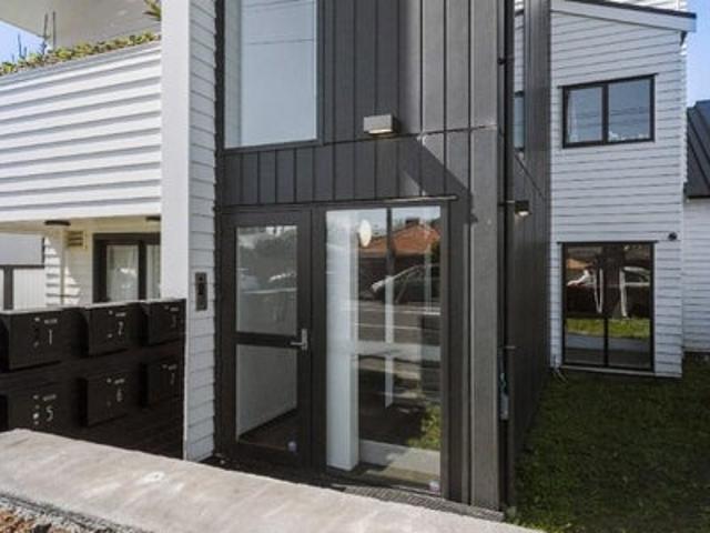 three kings, 1 bedroom