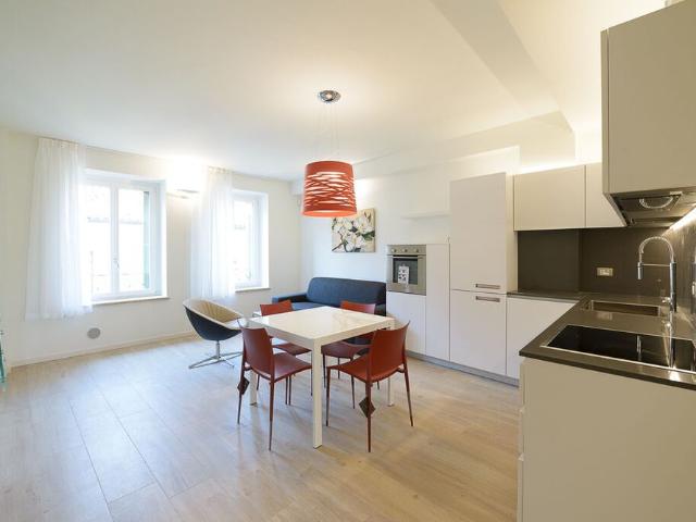 Three rooms Apartment FURNISHED TOP FLOOR NEAR VIA MAZZINI FOR RENT Verona Centro Storico