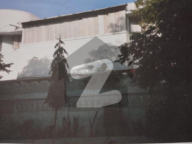 Three Side Corner West Open / East Back Side 400 Sq Yard Demolished Condition PECHS Block 2