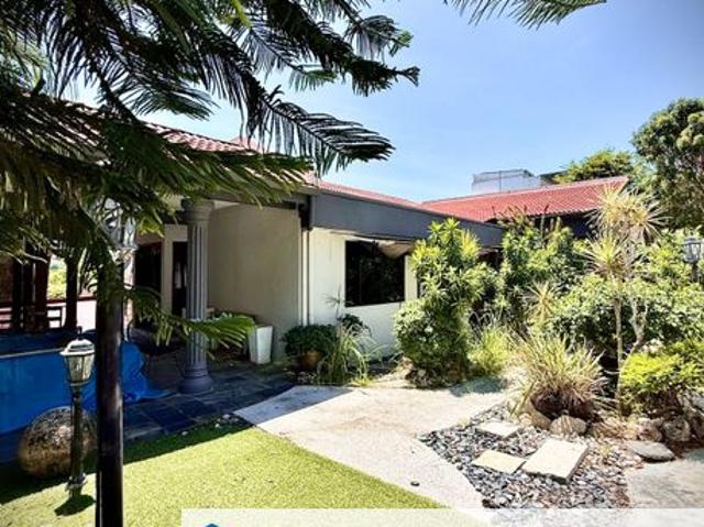 Three Storey Bungalow in Tanjung Bungah Hillside Cul De Sac