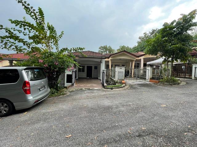 Three Storey Intermediate Taman Selayang Mulia Intermediate