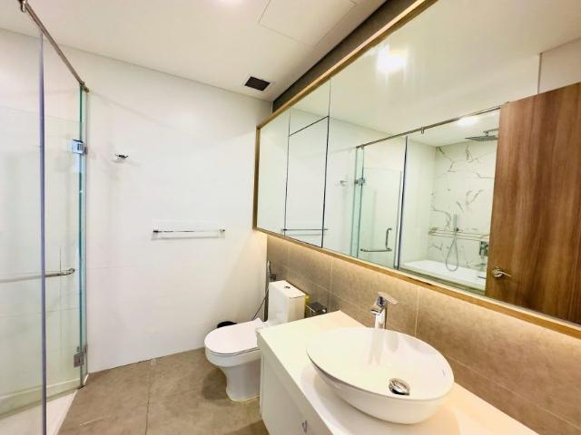Thuê ngay căn hộ 2PN Sunwah Pearl, đủ nội thất cao cấp có bồn tắm nằm, view sông
