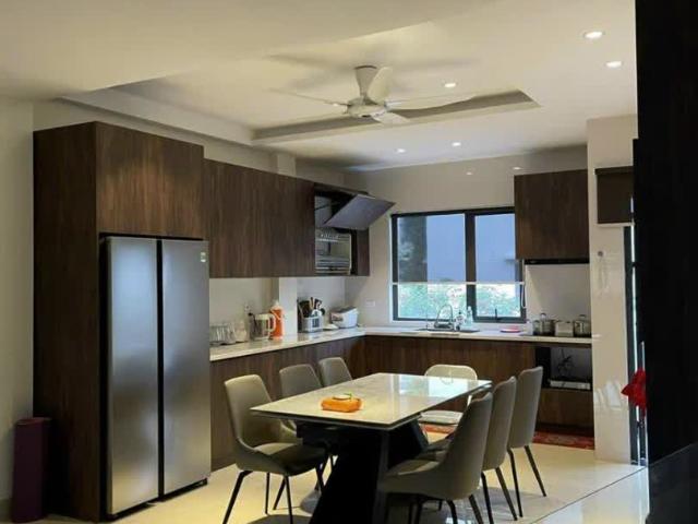 Thuê nhà đầy đủ nội thất 15 triệu/ tháng tại Centa Vsip tp Từ Sơn