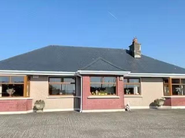Thurles Road, Littleton, Thurles, Co. Tipperary, E41RF77 is fo.