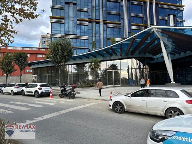 B.Evler Vizyonpark Kavşakta Kiralık 816 m Yük Tavan Showroom
