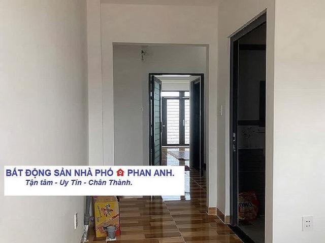 Tìm đâu ra căn nhà 3 tầng ngay trung tâm Thủ Đức. Ngang 4 m, mà chỉ có 4 đồng hơn