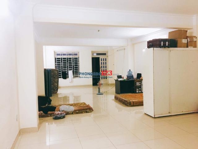 Tìm nam ở ghép phòng rộng mặt đường Cộng Hoà 1.5 triệu 1 người