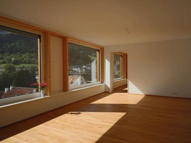 Timeless 2.5 room apartment for rent in Ilanz!