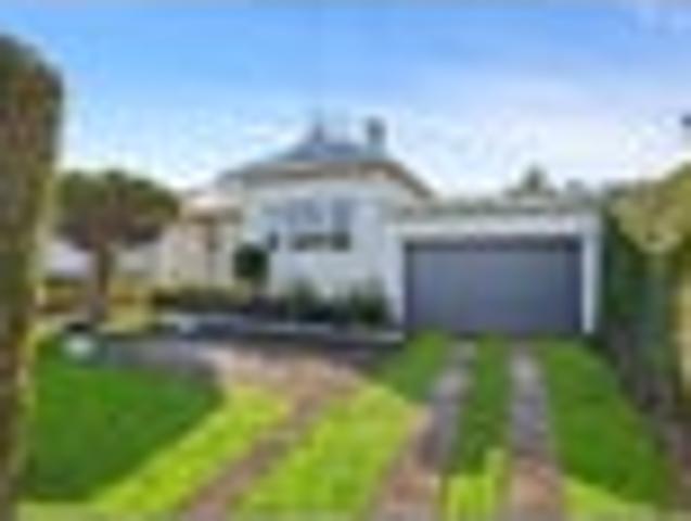 Timeless Villa With Plenty Of Charm