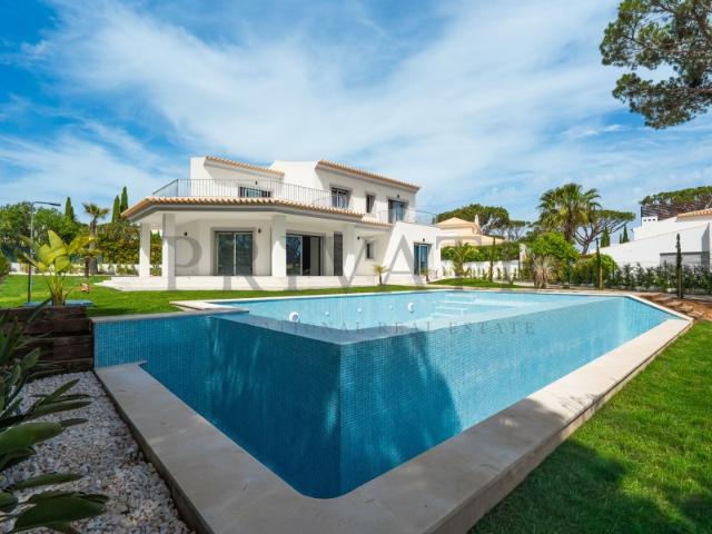 Timeless Design and Seamless Comfort in Vilamoura