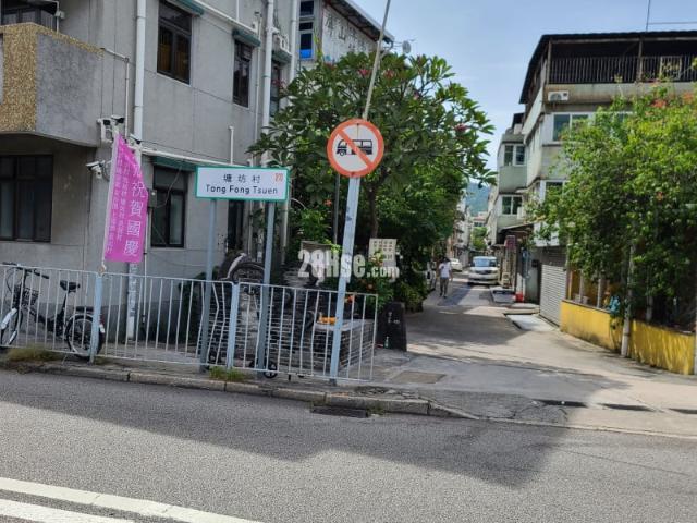 Tin Shui Wai Tong Fong Village [Landlord Ads] Room 1, Middle Floor Village House, Near The Roadside, Near The West Railway Station, You Can Use The Government's Legal Hints