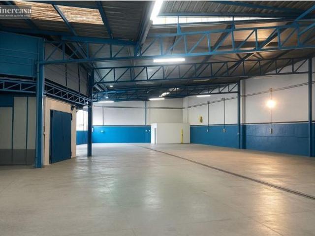 TINERCASA TIENE DIPONIBLE NAVE EN LA MEJOR ZONA DE LA CUESTA, APTA PARA LA RIC