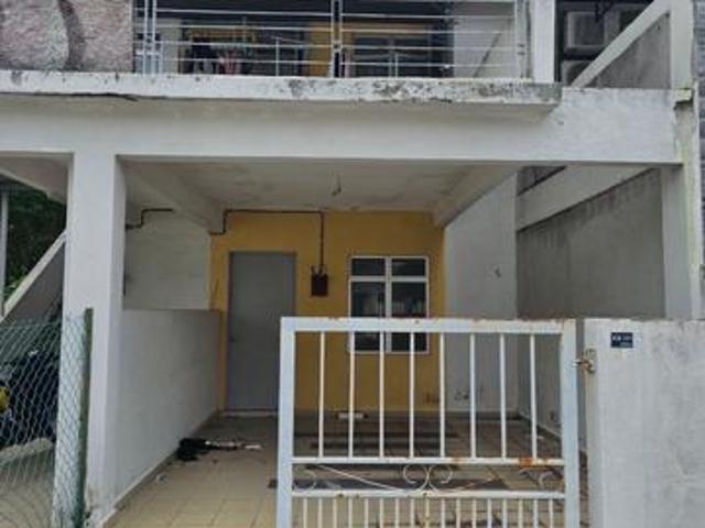 Tingkat bawah Townhouse corner lot Taman Kasa Height