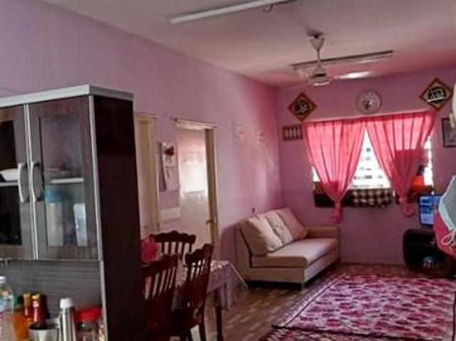 Tingkat 1 100 Loan Putri Laksamana Apartment Batu Caves Gombak