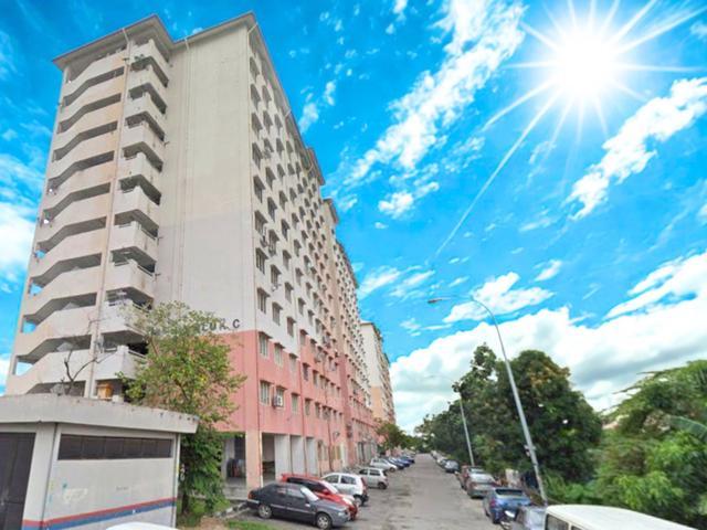 Tingkat 1 Ada Lif Flat Permai Indah Pandamaran Port Klang