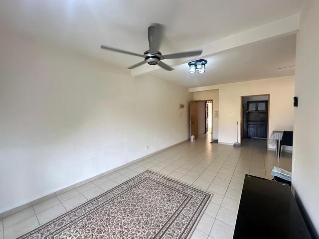 Tingkat 1 Apartment EMas Villa Sepang