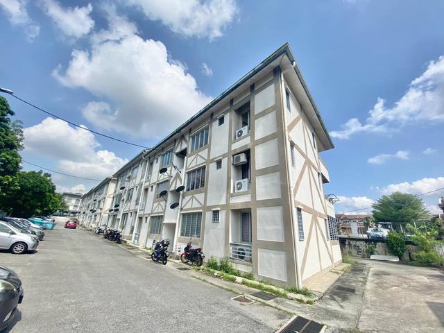 TINGKAT 1 Apartment Taman Saga Emas Kajang Belakang hospital kajang