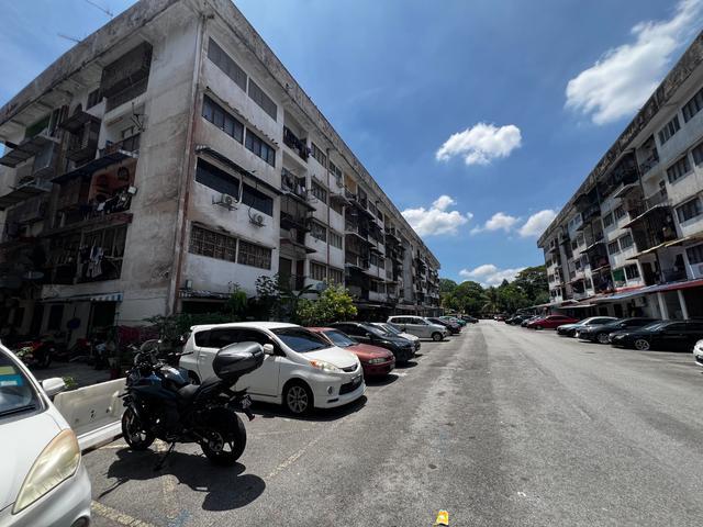 TINGKAT 1 FULLY REFURBISH Flat Taman Kosas Ampang Selangor