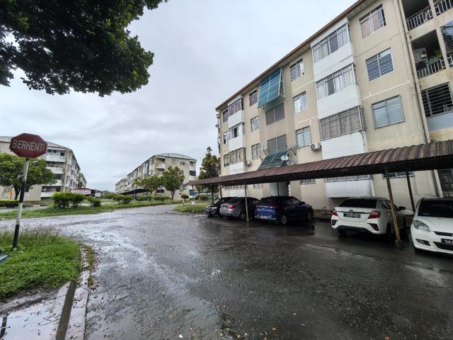 Tingkat 1 University Apartment 1 UA1 Jalan UMS Boleh Full Loan