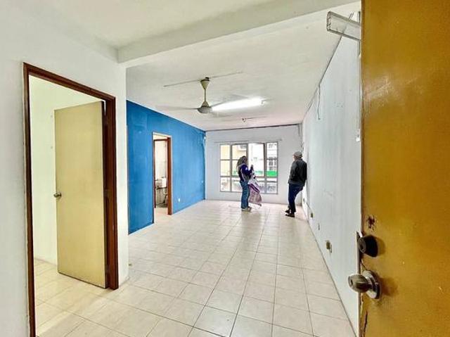 TINGKAT 1LUBUK INVESTMENTShop Apartment Pusat Komersial Seksyen 7