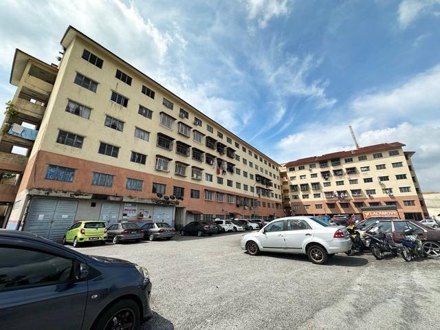 TINGKAT 2 Flat Taman Desa Karunmas Balakong