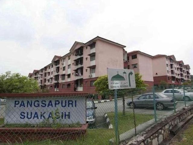 Tingkat 3 block D rumah flat Suakasih bandar tun Hussein onn