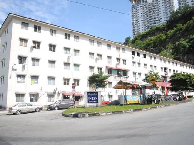 Tingkat 3 rumah flat Intan Taman Bukit Permai Cheras Low cost
