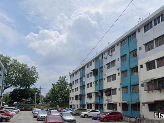 Tingkat 4 rumah flat taman sungai besi indah kenari
