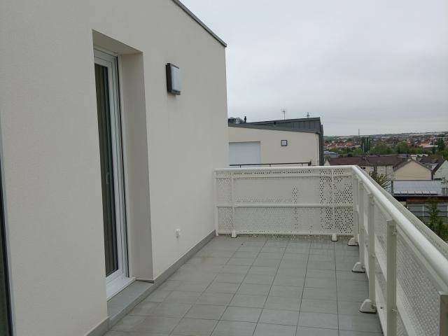 TINQUEUX ' résidence ORION' Appartement T3 au dernier étage avec balcon et garage, disponible 01/11/2026