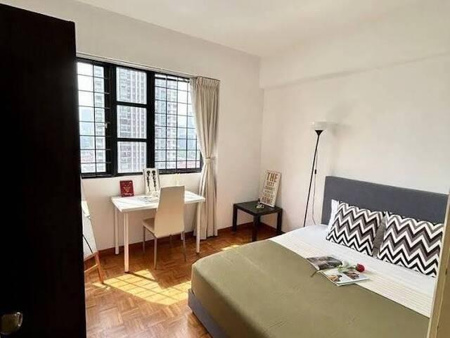 Tiong Bahru MRT 3 Mins Nicely Furnished Queen Room