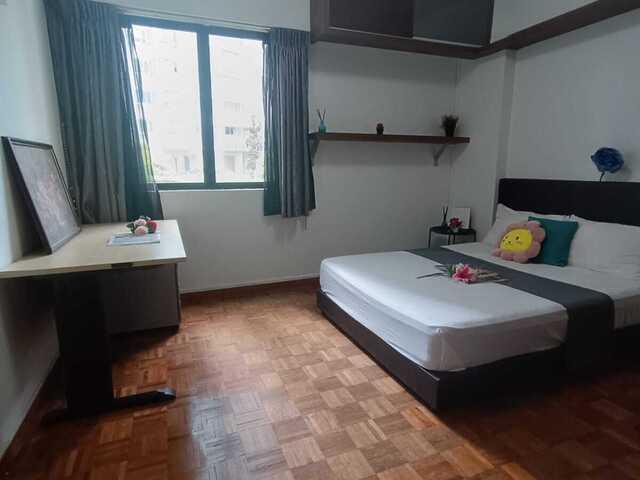 Tiong Bahru MRT Big Queen room. Available Immediate