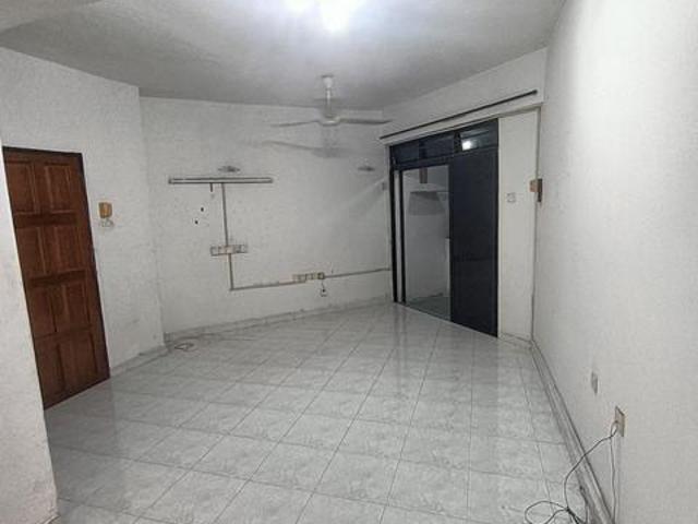 Tiara View Apartment at Tanjong Bungah Near Tenby Uniqlo For Sale