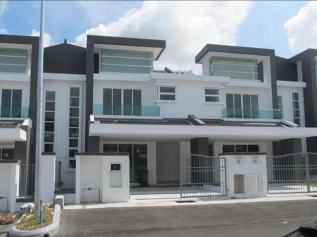 Tiara East Semenyih Double Storey 24x70 Full Loan Cash Back