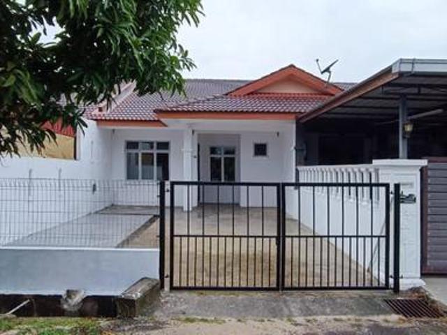 Tiara Perdana Simpang Renggam single storey renovated full loan