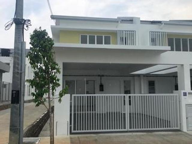 Tiara Sendayan Seremban Double Storey House End lot