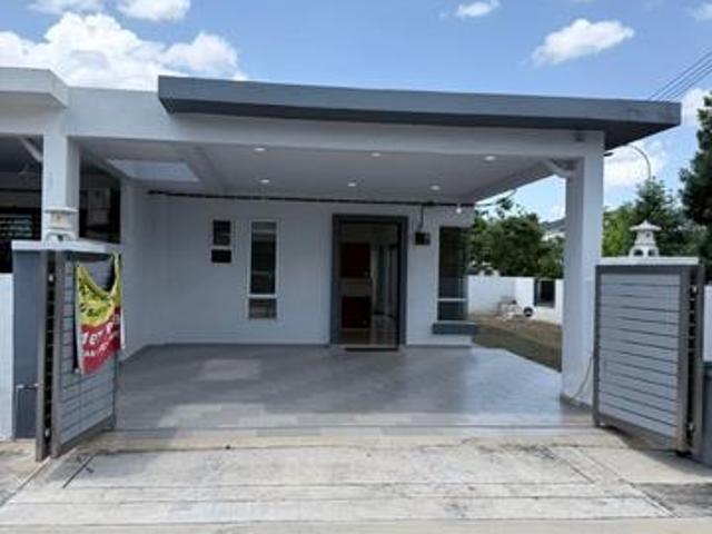 Tiara Sendayan Single Storey 40x70 Direct OwnerRenovated