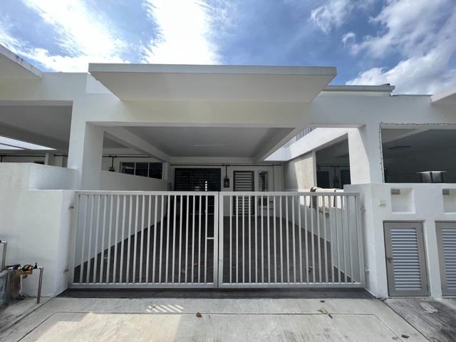 Tiara SendayanLabu Suriaman Facing No House Renovated Full Loan