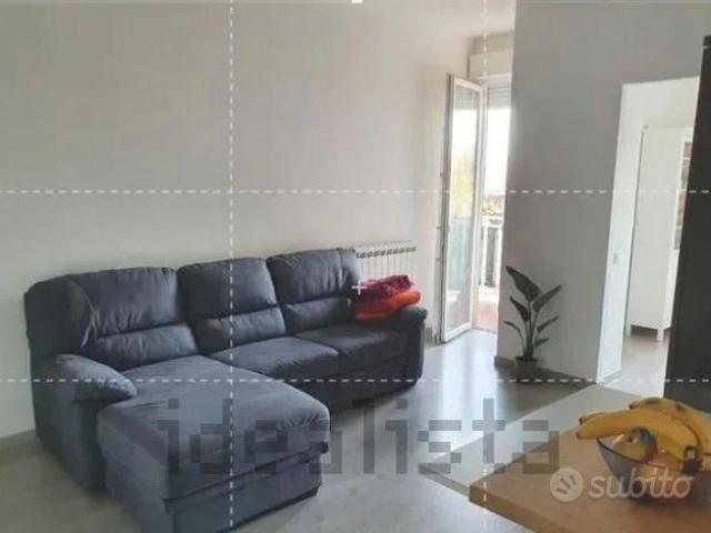 Tiburtina trilocale con balcone e posto auto