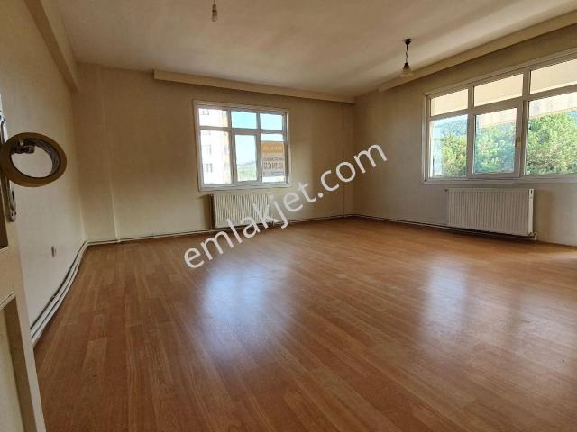 Tibet Den Ataşehir Ferhatpaşada 2+1 Arakat 110m2kiralık Daire