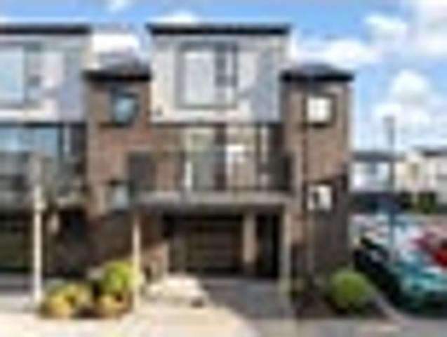 Ticking Boxes Garage,Family Backyard & 2 Bathrooms