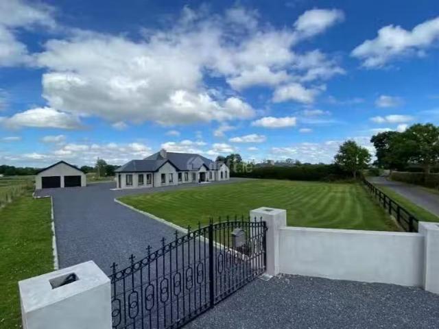 Ticroghan, Clonard, Enfield, Clonard, Co. Meath is for rent