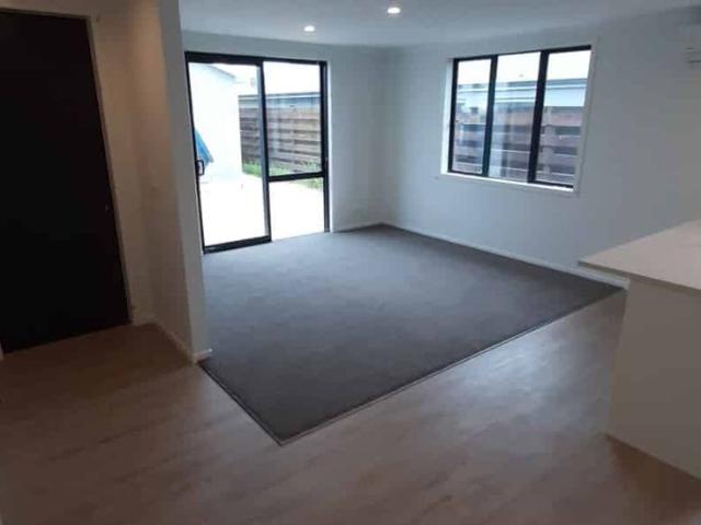 Tidy Modern Family Home, Close to Local Amenities