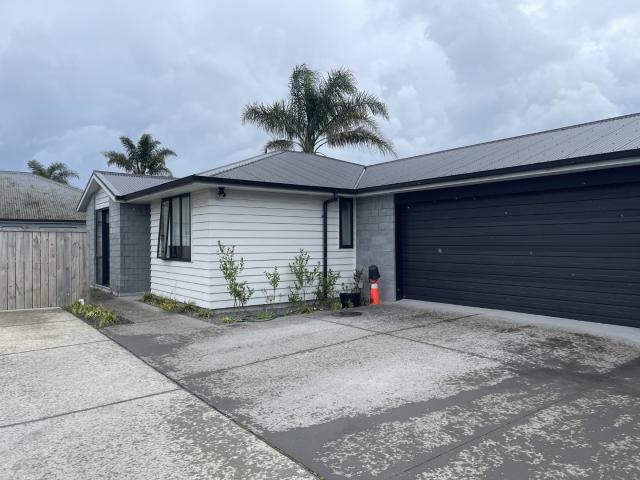 Tidy modern family home, close to Local amenities. Bayfair