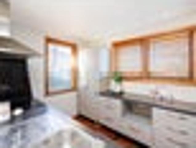 Tidy, Modern & Ready to Move In