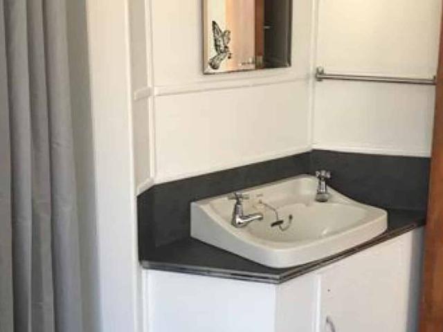 Tidy one bedroom unit